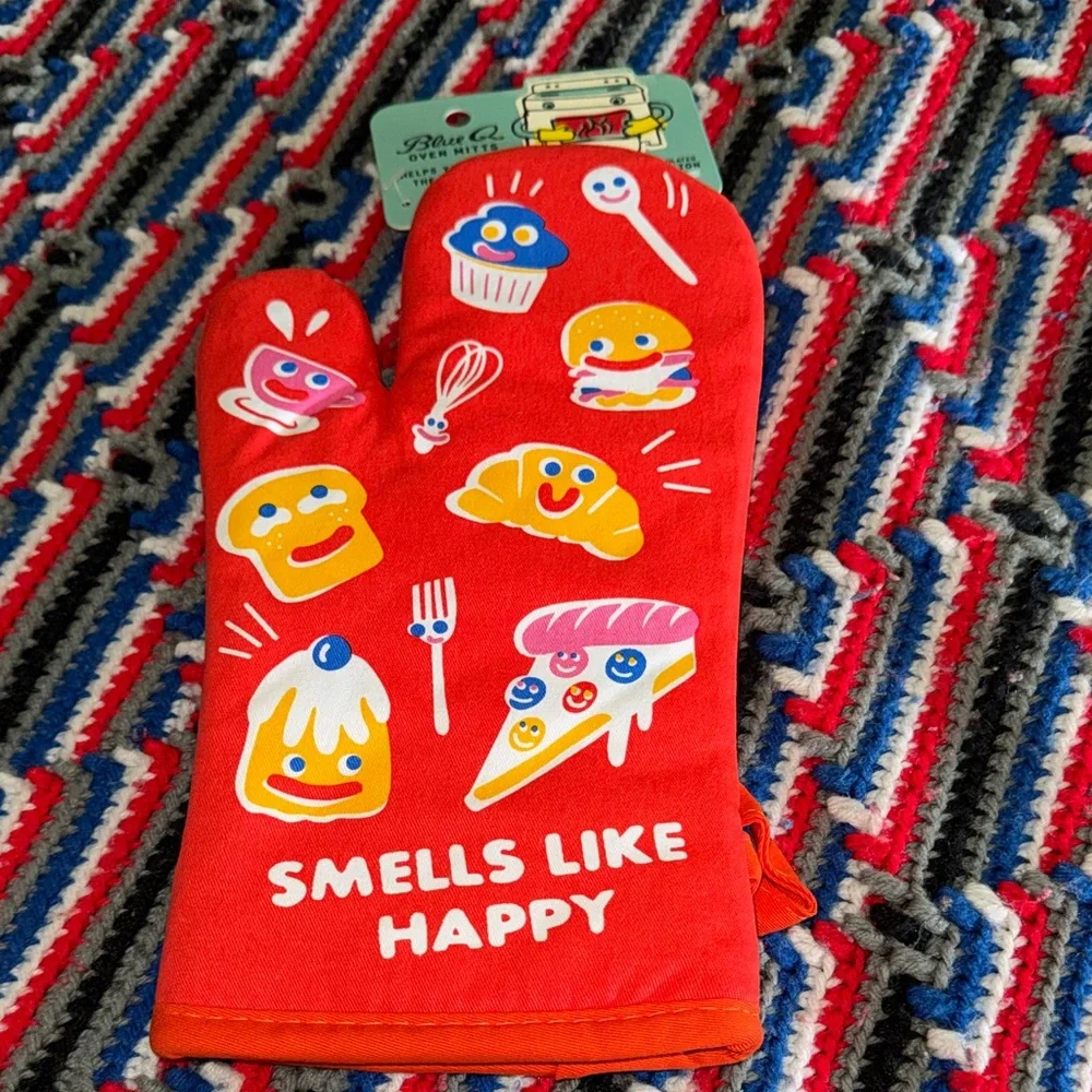 Blue Q multicolored “Smells Like Happy” cotton oven mitt New With Tags